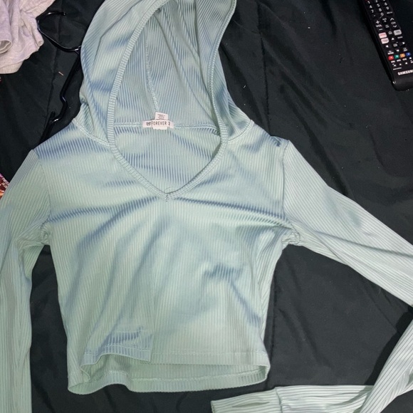 hooded long sleeve crop top - Picture 1 of 4
